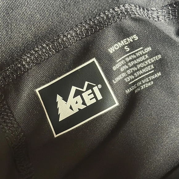 REI Running Skirt w/ Built-in Shorts​​​​​​​​ - Picture 4 of 4